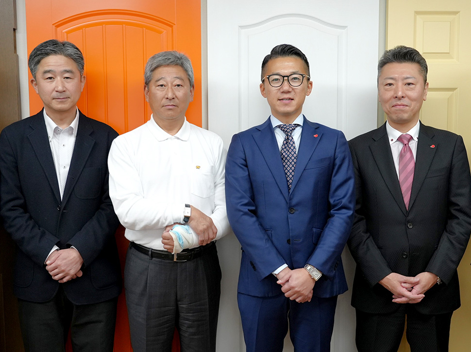 ビィ・エル・シー株式会社 アドバイザー(前代表取締役社長) 上田学氏、ビィ・エル・シー株式会社 取締役 上田整氏、株式会社山大 代表取締役社長 髙橋暢介氏、株式会社山大 取締役 ビィ・エル・シー株式会社 代表取締役社長 阿部竜也氏