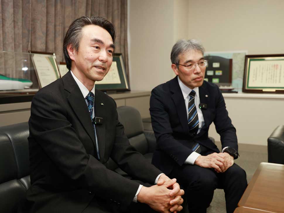 北海道旅客鉄道株式会社 開発事業本部部長 栗山恒幸氏、北海道ジェイ・アール都市開発株式会社 代表取締役社長 横山浩二氏