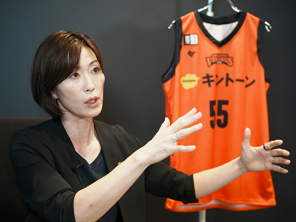 サイボウズ株式会社 執行役員 人事本部長 兼 チームワークあふれるまちづくり室長 中根 弓佳氏