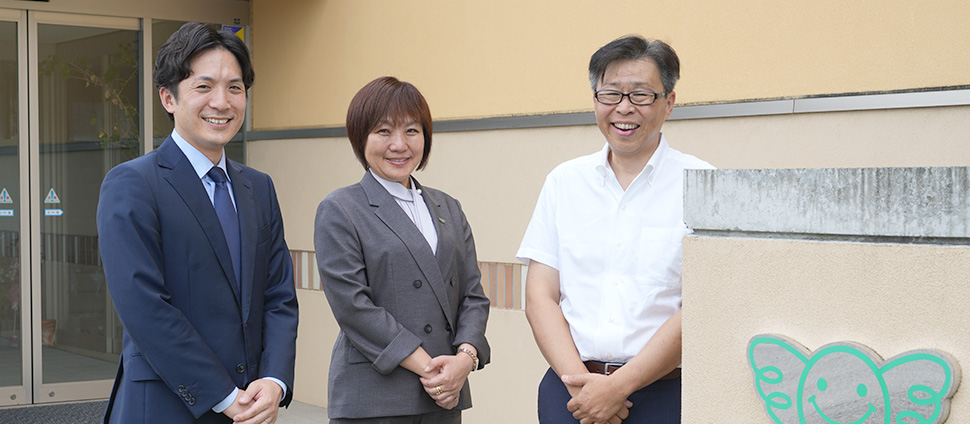 エフビー介護サービス株式会社 代表取締役社長 栁澤 美穂氏、エフビー介護サービス株式会社 執行役員 福祉用具事業部 部長 中澤 幸雄氏、ストライク木村