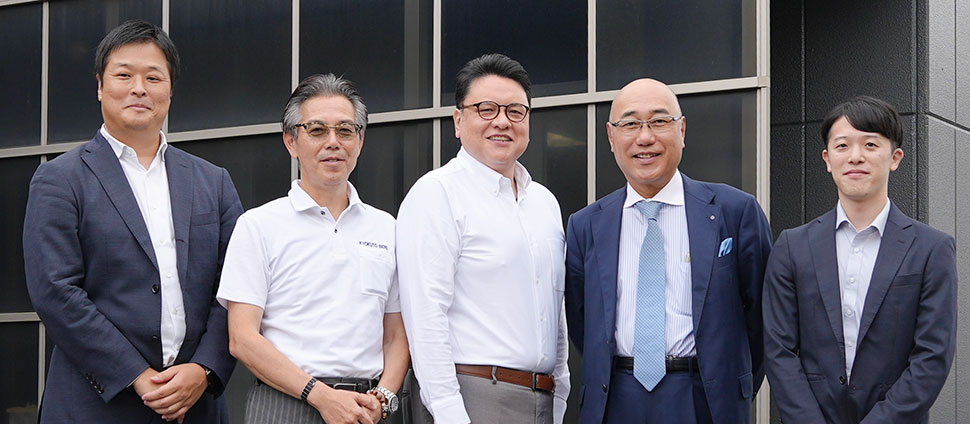 ストライクの小牧、豊田氏、濵野氏、塙氏、ストライクの青木