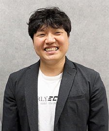 金 承鎬 氏