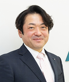 小山 剛氏