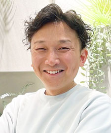 松本 歩 氏