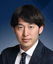 本町 知貴 氏