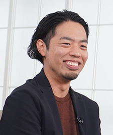 山崎 智輝 氏