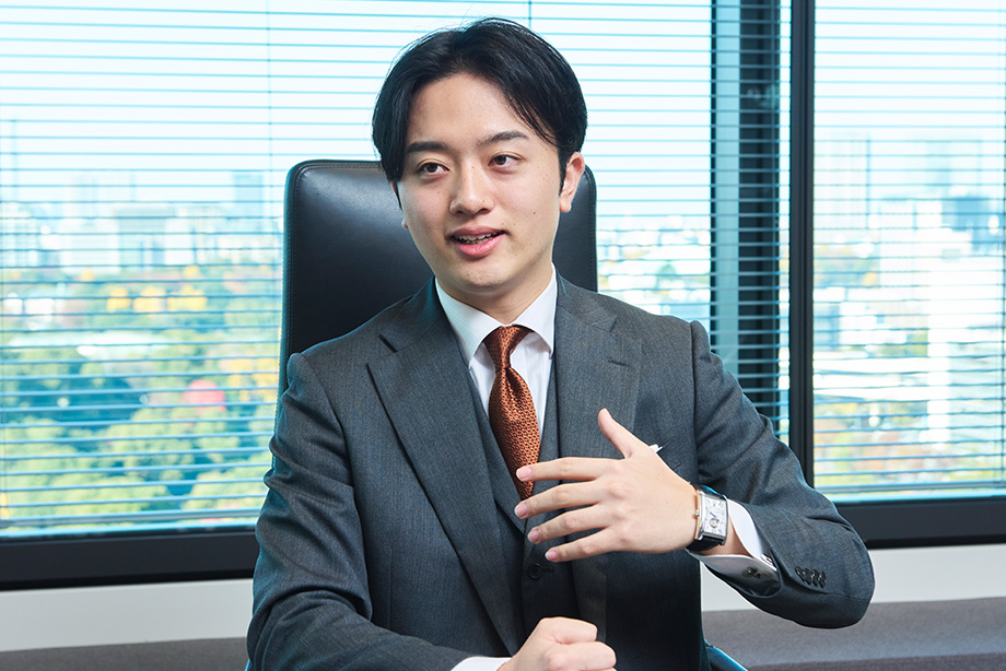 藤井大也のインタビュー風景