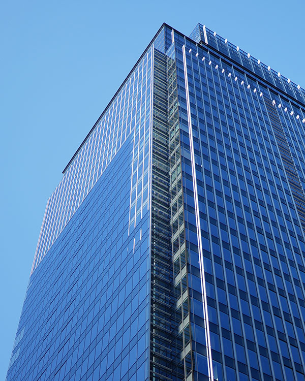 ストライク東京本社外観
